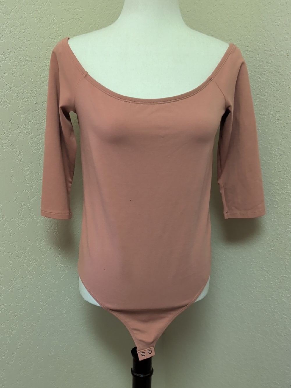 Express Rose Colored Half Sleeve Bodysuit With Scoop Neck Off Shoulder Large